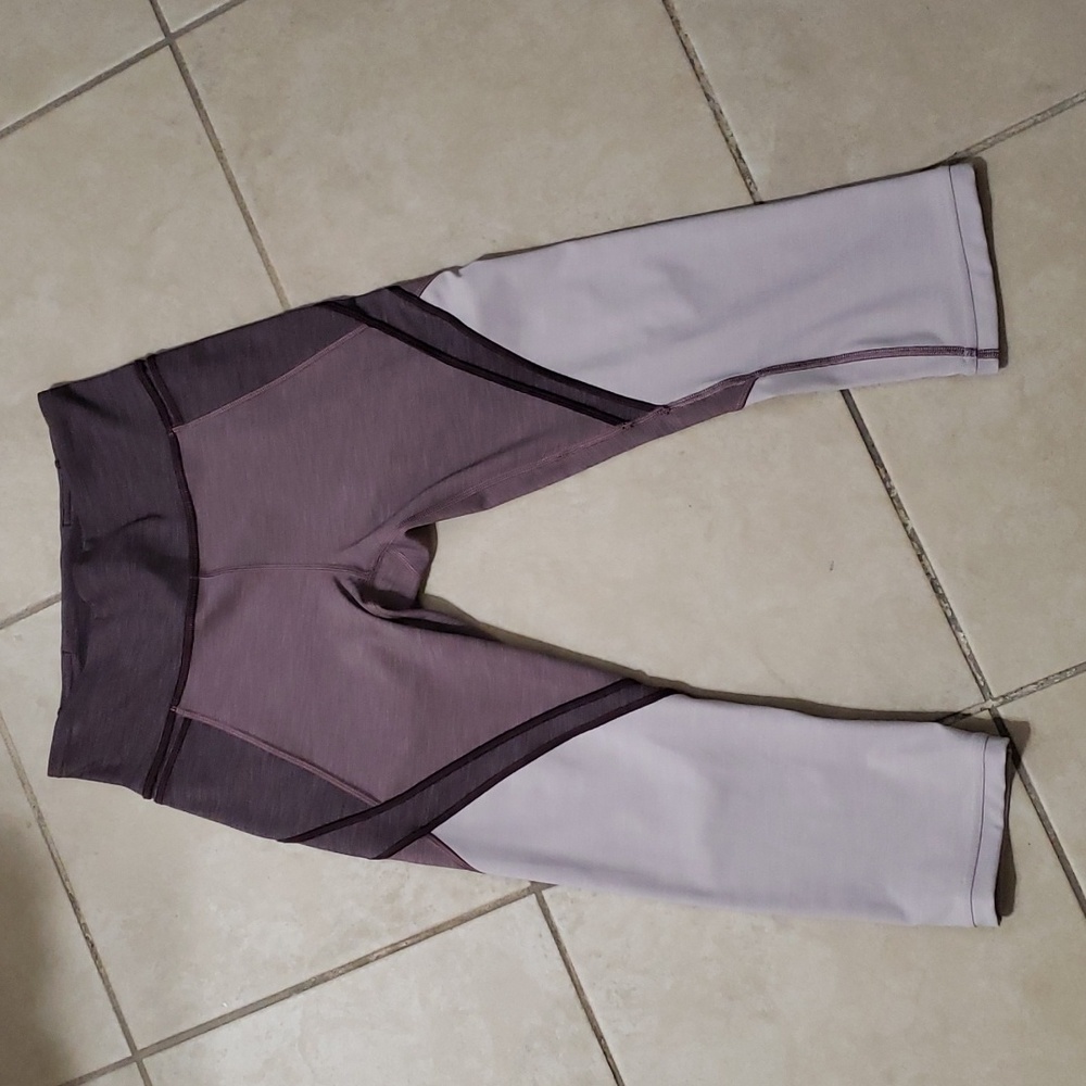 Lululemon Colorblock Capri Leegings- 6